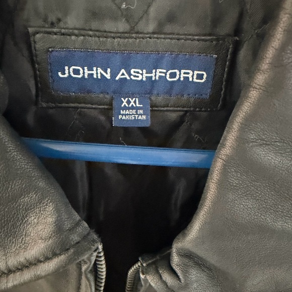 John Ashford Men's Black Leather Jacket - Picture 2 of 4
